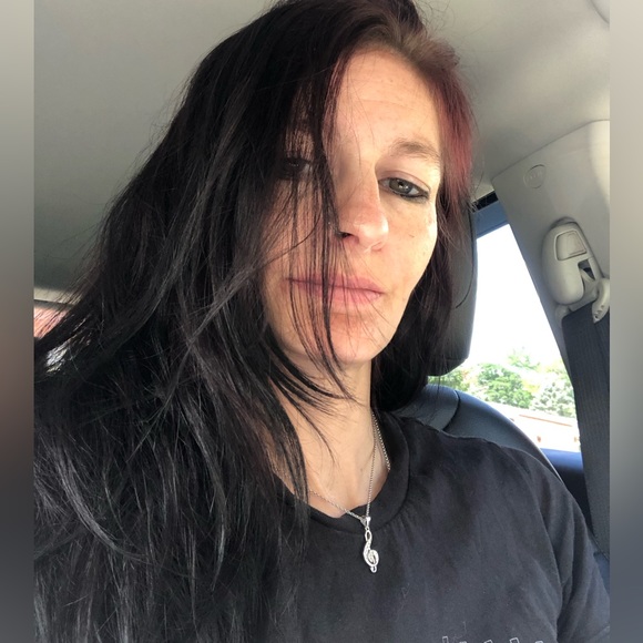 Meet your Posher, Ashley - Picture 1 of 1